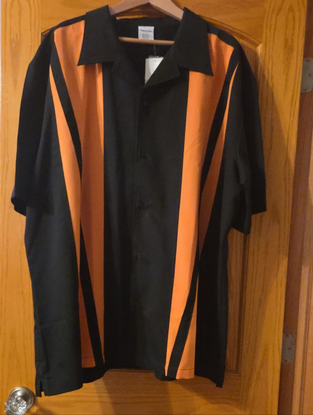 3XL Men's Black and Orange Short-Sleeve Button-Down Shirt